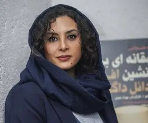 قشم گردی صاف و ساده حدیثه خانم تهرانی با کفتان سرخابی باربی شده چشمک میزنه! 