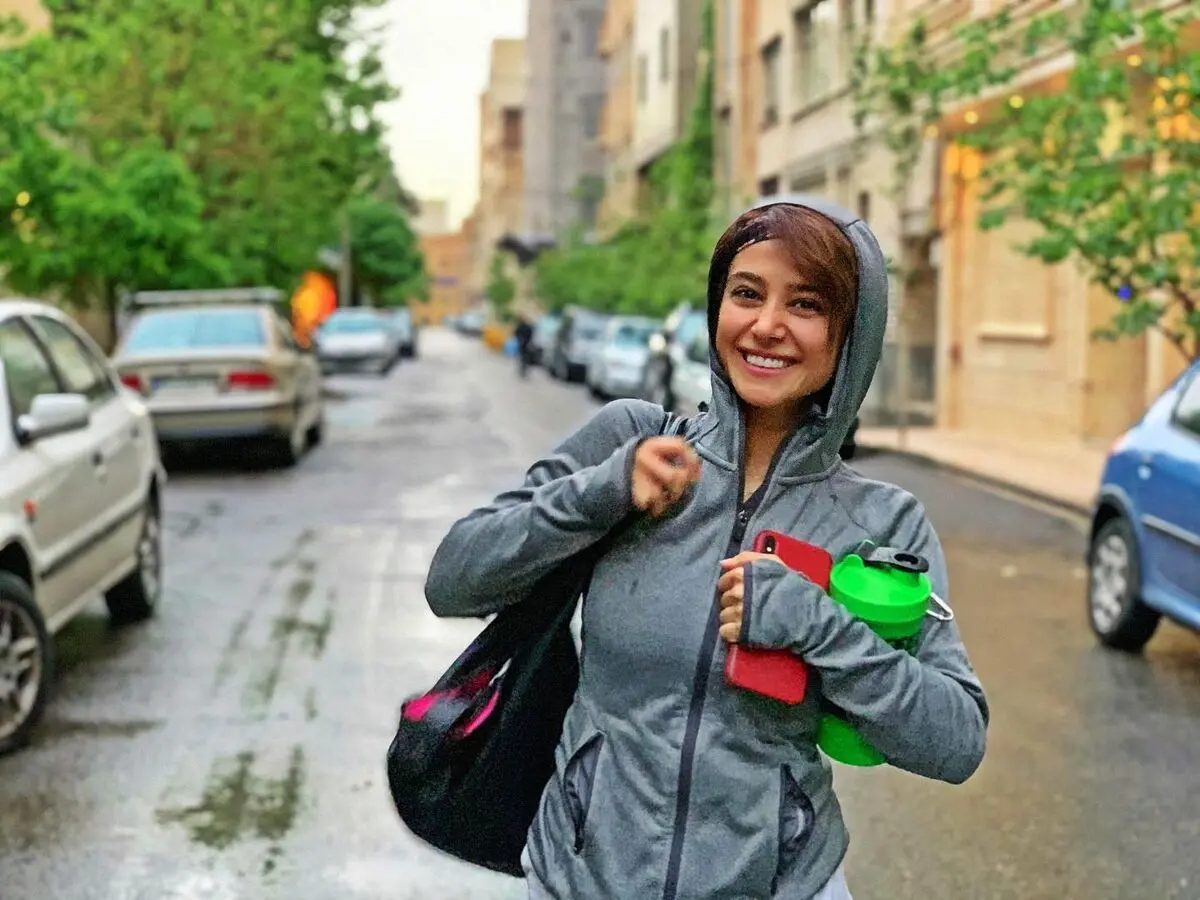 elnazhabibi67_1587985694