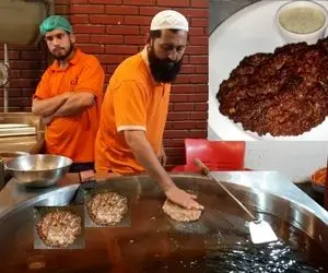 غذای خیابانی؛ ببینید چاپلی کباب جذاب یک کیلویی خیابانی که تو کلی روغن طبخ میشه