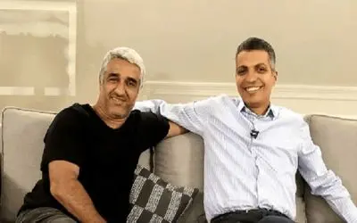 سکانس خندان/با عکسی که عادل نشون پژمان داد از خجالت بالش بغل میکنه/میگه این فتوشاپه