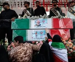 بدرقه باشکوه سرداران و دانشمندان شهید توسط مردم 