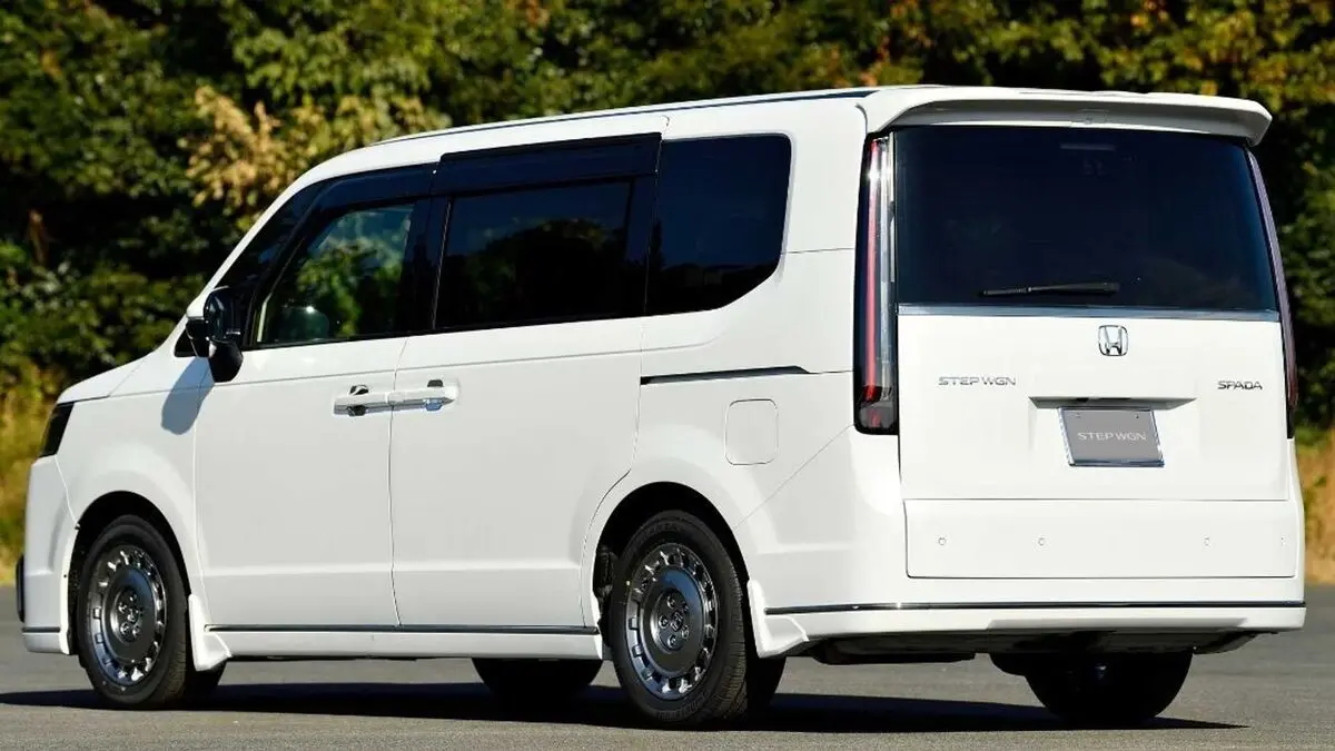 say-hello-to-the-2022-honda-step-wgn-and-all-its-boxy-goodness-6