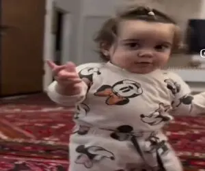 آواز بلرزون؛ بچه قلقلی جوری با آهنگ میلرزونه و میرقصه از پشت گوشی میخوای گازش بگیری