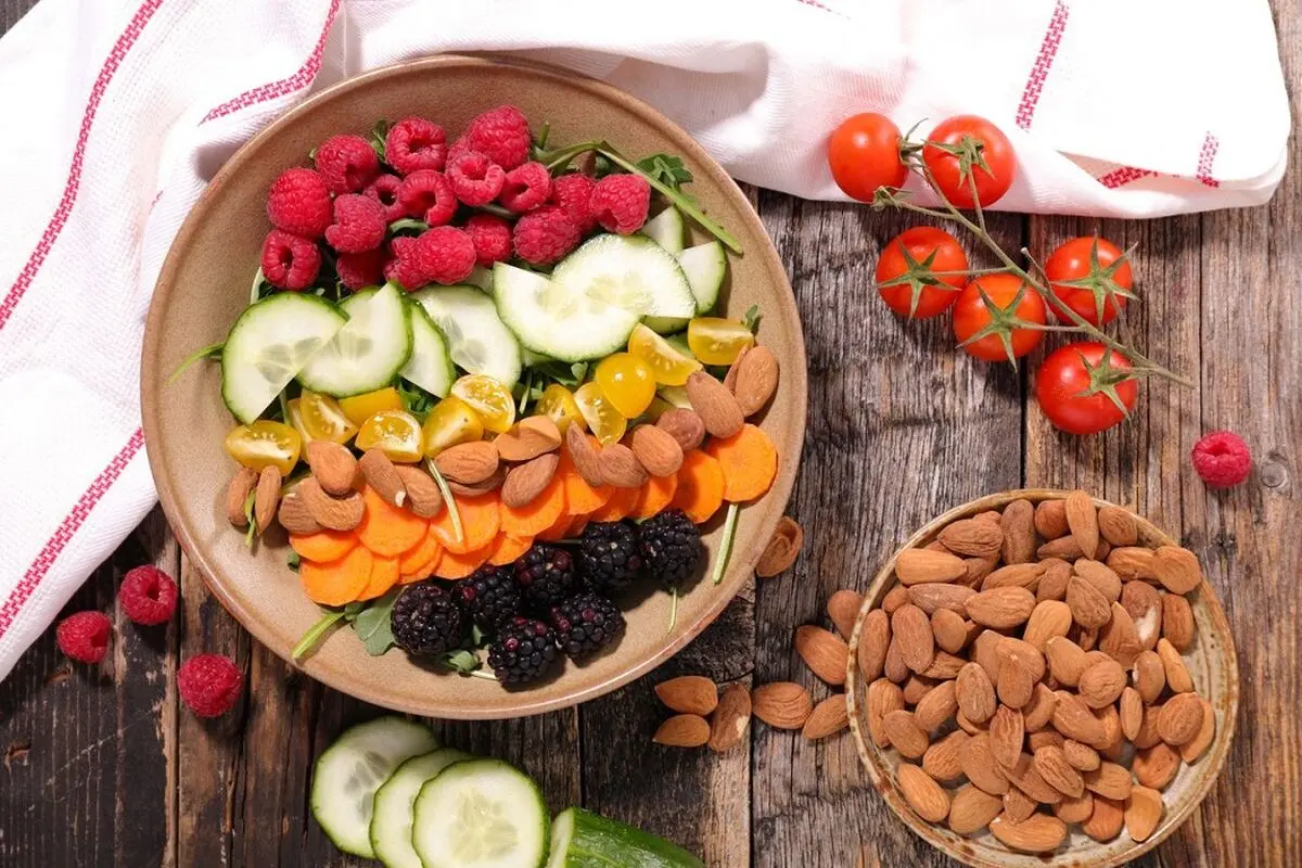 در دوره ماهانه چیا باید بخوریم؟