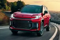 فروش تویوتا RAV4 با قیمت 4 میلیارد 800 و سود عالی!