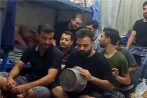 آواز شادیسم؛ پسرای گنده تو ماشینیم ولی شاد و غزل خون میرویم میخونن
