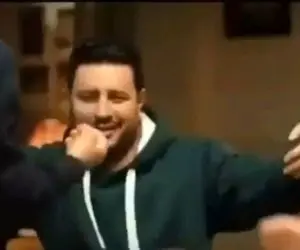 آواز هنرمندانه؛ گلچین رقص بازیگران مرد که قر تو کمرشون فراوونه گردن جواد عزتی چ فنره 