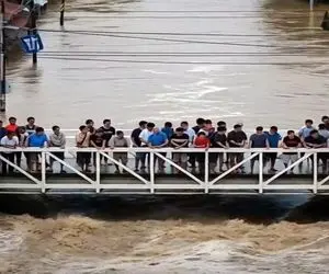 معماری طبیعت؛ شهرو سیل برداشته رو پل خوشحال بودن که در امان موندن ولی دست تقدیر...