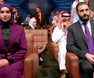 (ویدئو) اقدام جالب احمد الشرع در قبال همسرش مقابل چشم مردم