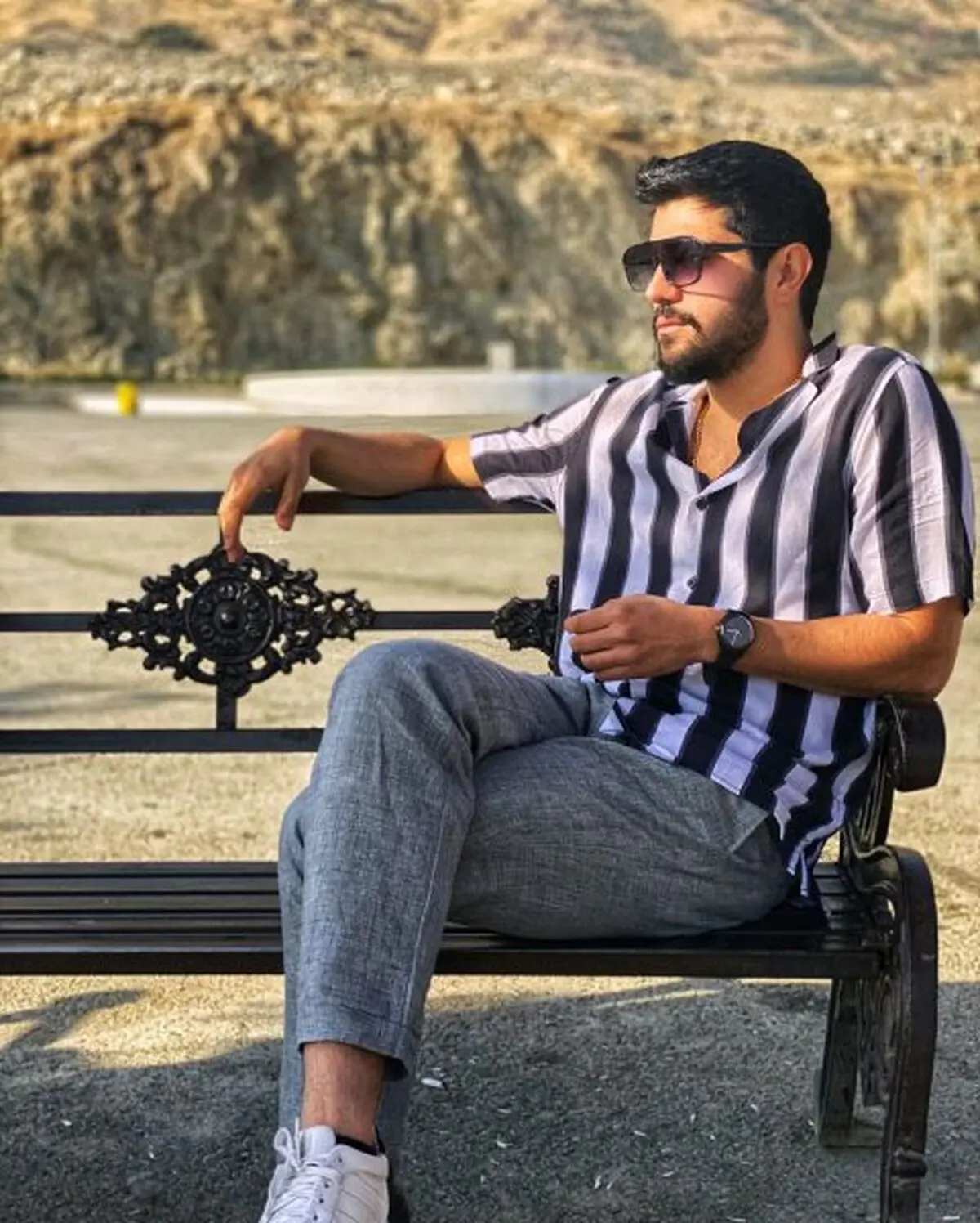 عکس لو رفته از بازیگر معروف با ماشین لاکچری اش + عکس