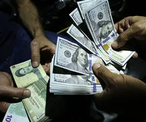 شایعه در شهر؛ دولت عمدا قیمت دلار را بالا می برد؟