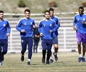 استقلالی ها با اسنپ و موتور سر تمرین می آیند؟