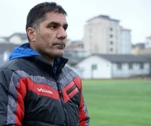 سرمربی پرسپولیسی از سمتش کناره‌گیری کرد