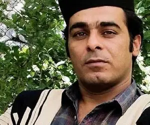 آواز بهشتی؛ قاسم فاضلی با غم هجران بالش به دست آهنگ غمه زهره ماری ولم نیکنه رو خوند