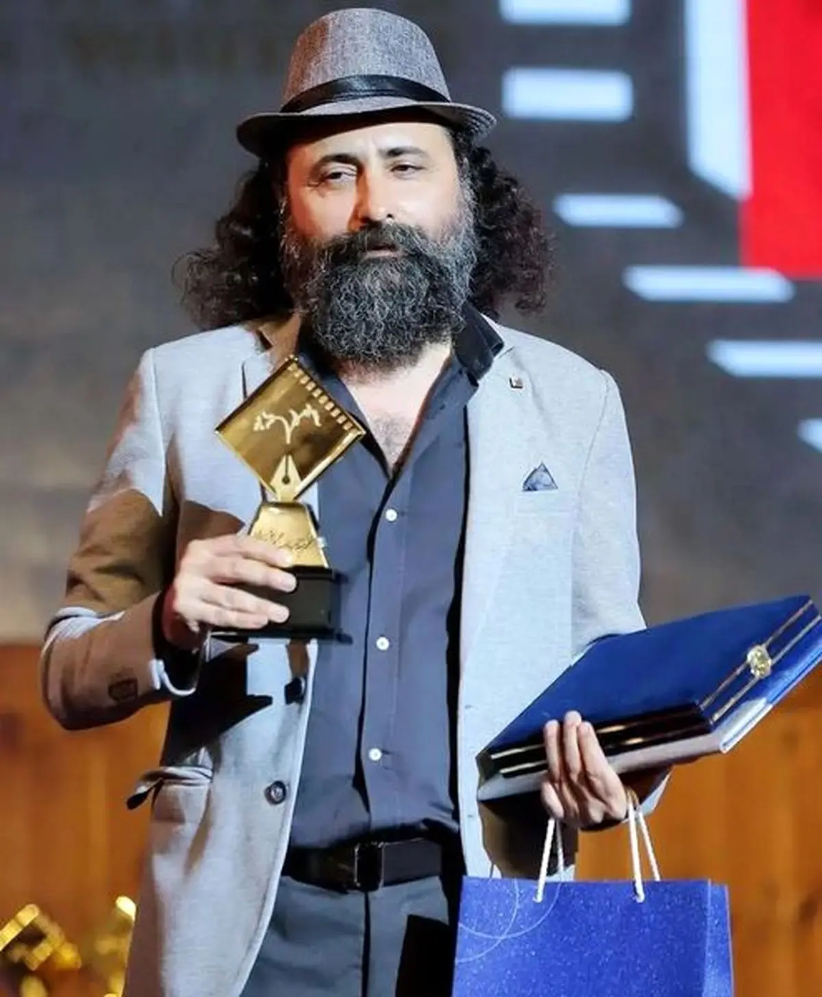 جشن+منتقدان (1)