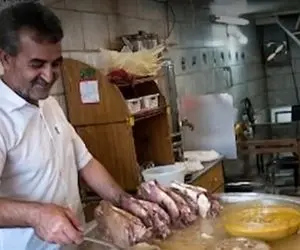 بهترین کله پاچه فروشی های تهران؛ یکیشون سیر مخصوص خودشو میده اشانتیون جون میگیری