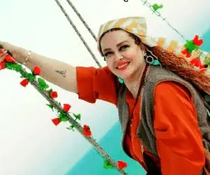 استوری های تابستانه بهاره رهنما با میوه های اعیونی!