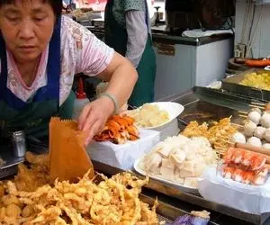 غذای خیابانی؛ دل و روده ریختن بیرون و با عزت و احترام میلیاردی فروختن