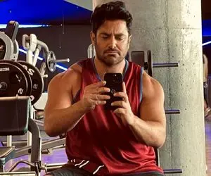 عرض اندام محمدرضا گلزار؛ عجب هیکلی ساختی آقای سوپراستار! +عکس