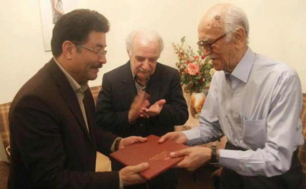 هوشنگ معتمدی