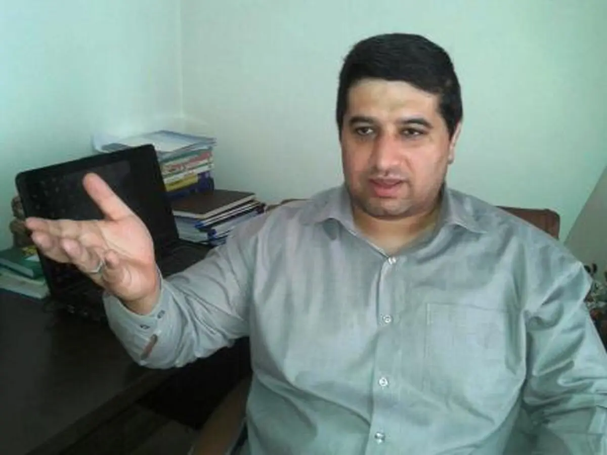 رضا نهضت معلمی که به شلاق محکوم شد