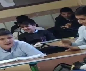 آواز شاد؛ دانش آموز نظم کلاس رو برای کار خیر ریخت بهم و چنان خوند همکلاسیاش خشکشون زد