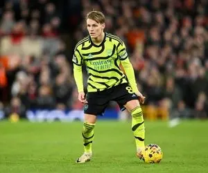 چرا خطای هند مارتین اودگارد برابر لیورپول پنالتی گرفته نشد؟ 