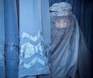 (عکس) حجاب مورد نظر طالبان در دانشگاه‌ها