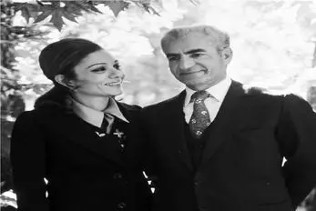سفر به ایام قدیم؛ وقت گذرانی و رقابت در والیبال محمدرضا و فرح در ویلای کرج