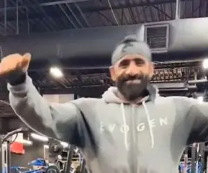 آواز قدرتمندا؛ رقص یهویی و گوگولی هادی چوپان وسط تمرین که بهش نمیومد