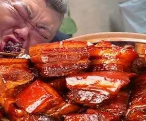 لمباندن عظیم؛ ببینید این پسر این حجم باورنکردنی از گوشت رو تو یک وعده چجو می خوره