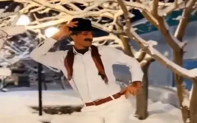 آواز کوچه بازاری؛ خارجیا سفیدبرفی دارن ما مرد سیبلو برفی رقصان با 2 کیلو سیبیل و شاپو