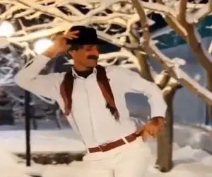 آواز کوچه بازاری؛ خارجیا سفیدبرفی دارن ما مرد سیبلو برفی رقصان با 2 کیلو سیبیل و شاپو