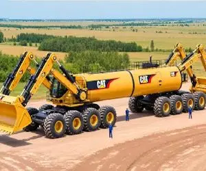 ابزارآلات غول پیکر؛ اپراتور بیل مکانیکی آوردن سگ و گربه ای بچسبن کار از دو طرف جمع شه