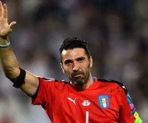 اسطوره فوتبال ایتالیا بازنشسته شد