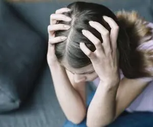 علت نازک شدن و ریزش مو چیست؟
