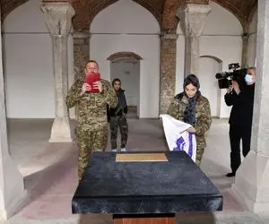  بازدید الهام علی اف با همسر و دخترش از شهر شوشا