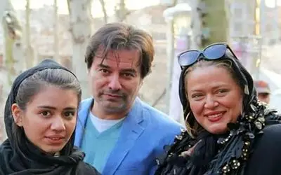 سکانس خندان/بهاره رهنما یه خواهر شوهری شده که اشک عروسو درمیاره/شوهرش دیگه کم آورده 