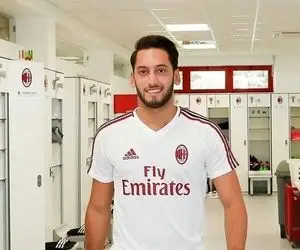 PSG هم مشتری ستاره میلان شد