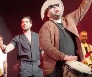 آواز شاد؛ کنسرت ونکوور فرزاد فرزین که بندری میخونه دستا یجور بالاست انگار خود جنوبه