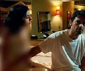 لمس بدن گلشیفته فراهانی توسط مرد غریبه + عکس