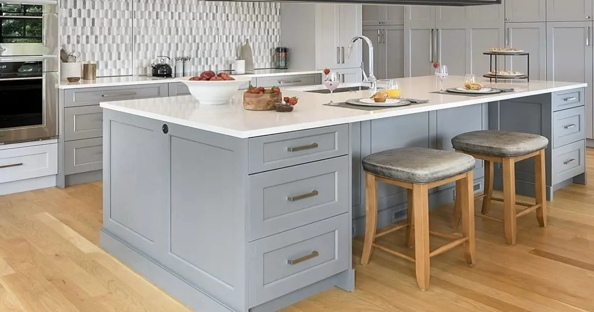 جزیره آشپزخانه با فضای ذخیره_سازی مخفی