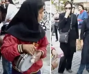 آواز خیابانی؛ دو تا دختر نوجوان با روپوش مدرسه تو بازار بتراش ای سنگ تراش می خونن