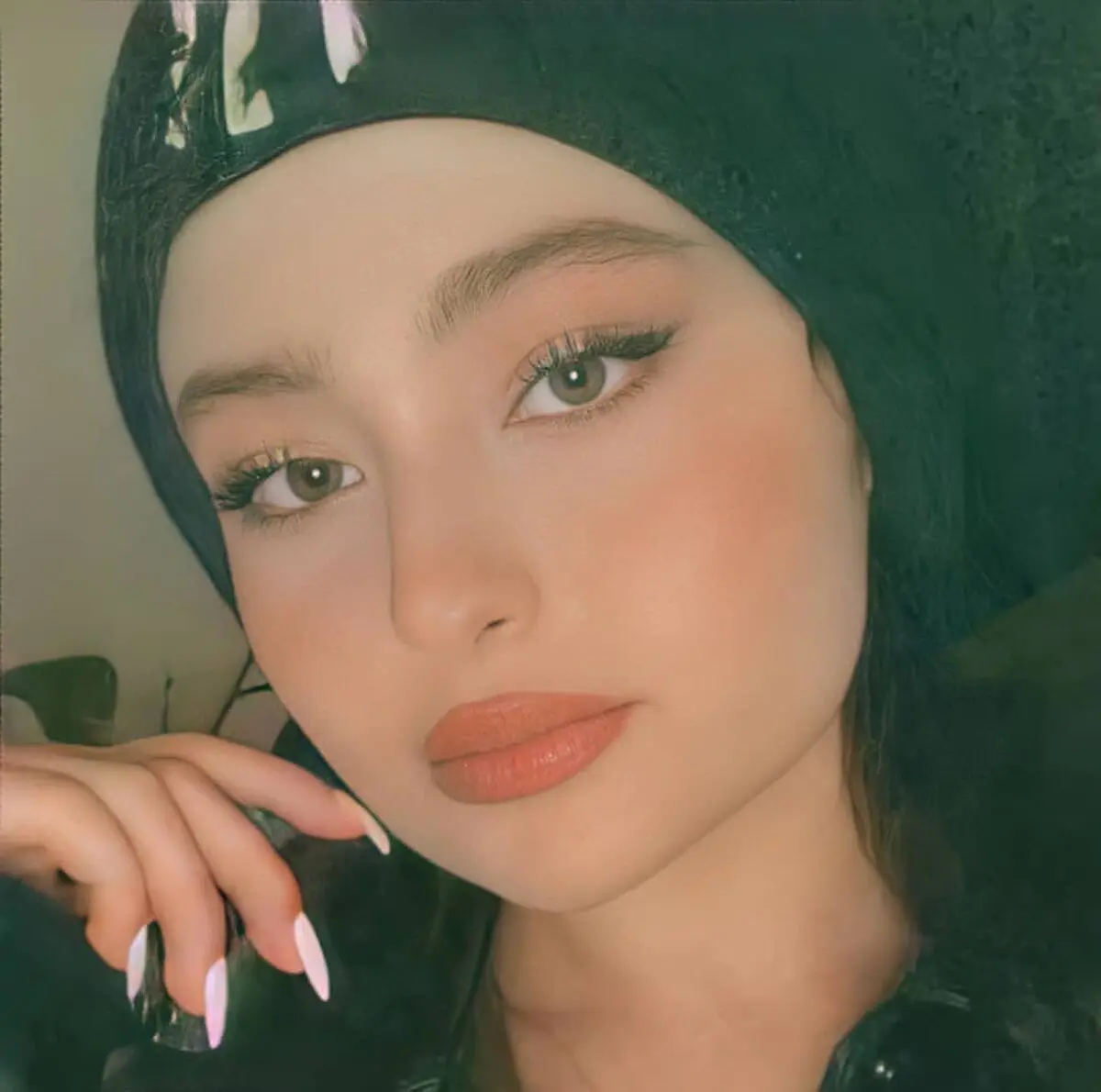 sara.nika.fan.33_1638023197