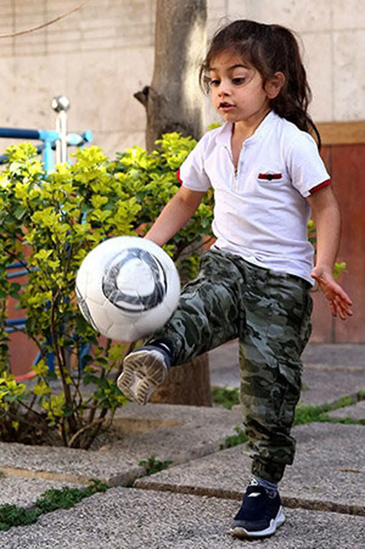 (ویدیو) آرات حسینی و بدن شش تیکه اش! + بیوگرافی