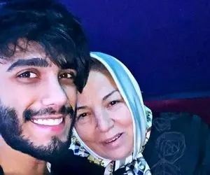 واکنش جالب مادر مهراد جم به پسرش با دنیا