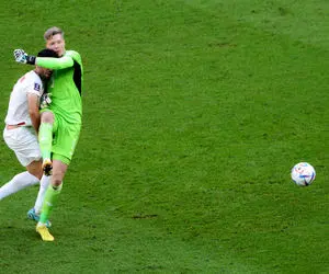 کارت قرمز به گلر ولز درست بود؟