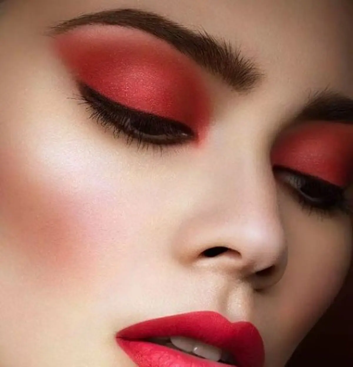 stunning-red-eyeshadows-1