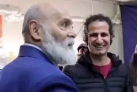 آواز احساسی؛ صحنه دراماتیک از جمشید هاشم پور و نصرالله معین