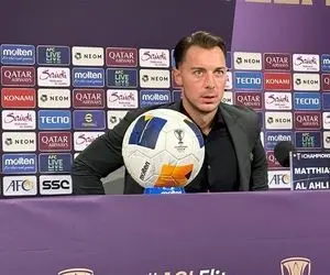 سرمربی الاهلی برای استقلال کُری خواند!